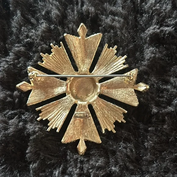 Vintage Monet Brooch - Picture 2 of 2